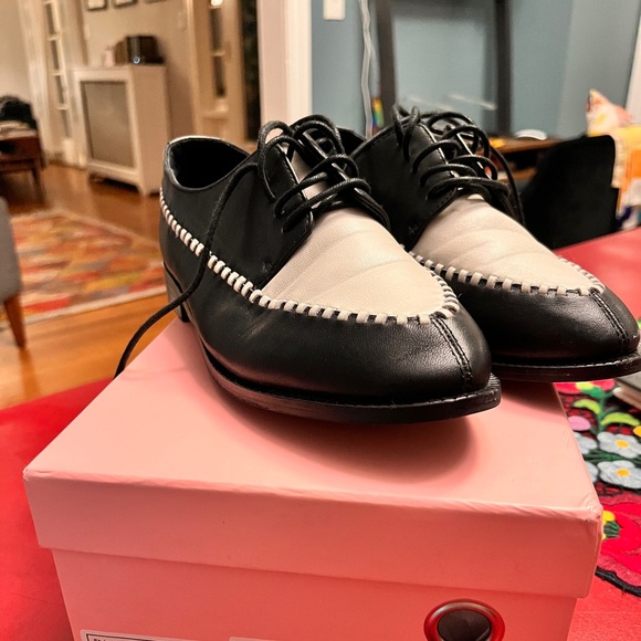 Intentionally Blank Saintly Black & White Oxfords - Picture 5 of 6
